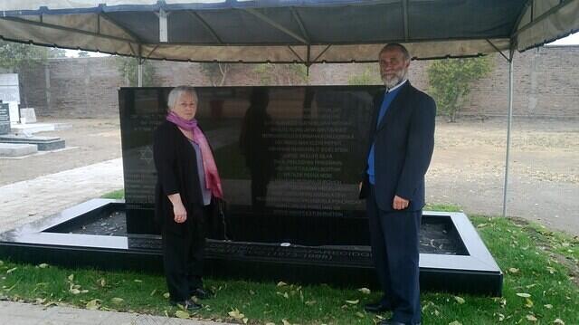 Olga Weisfeiler & Mario Sadovnik, of Bnai Brith Chile, at the Memorial. Santiago, Chile. April 6, 2014
