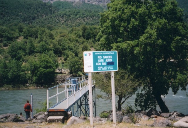 2002. Los Sauces River: The cable-car bridge is near the place where Boris' bootprints were lost on January 4, 1985.